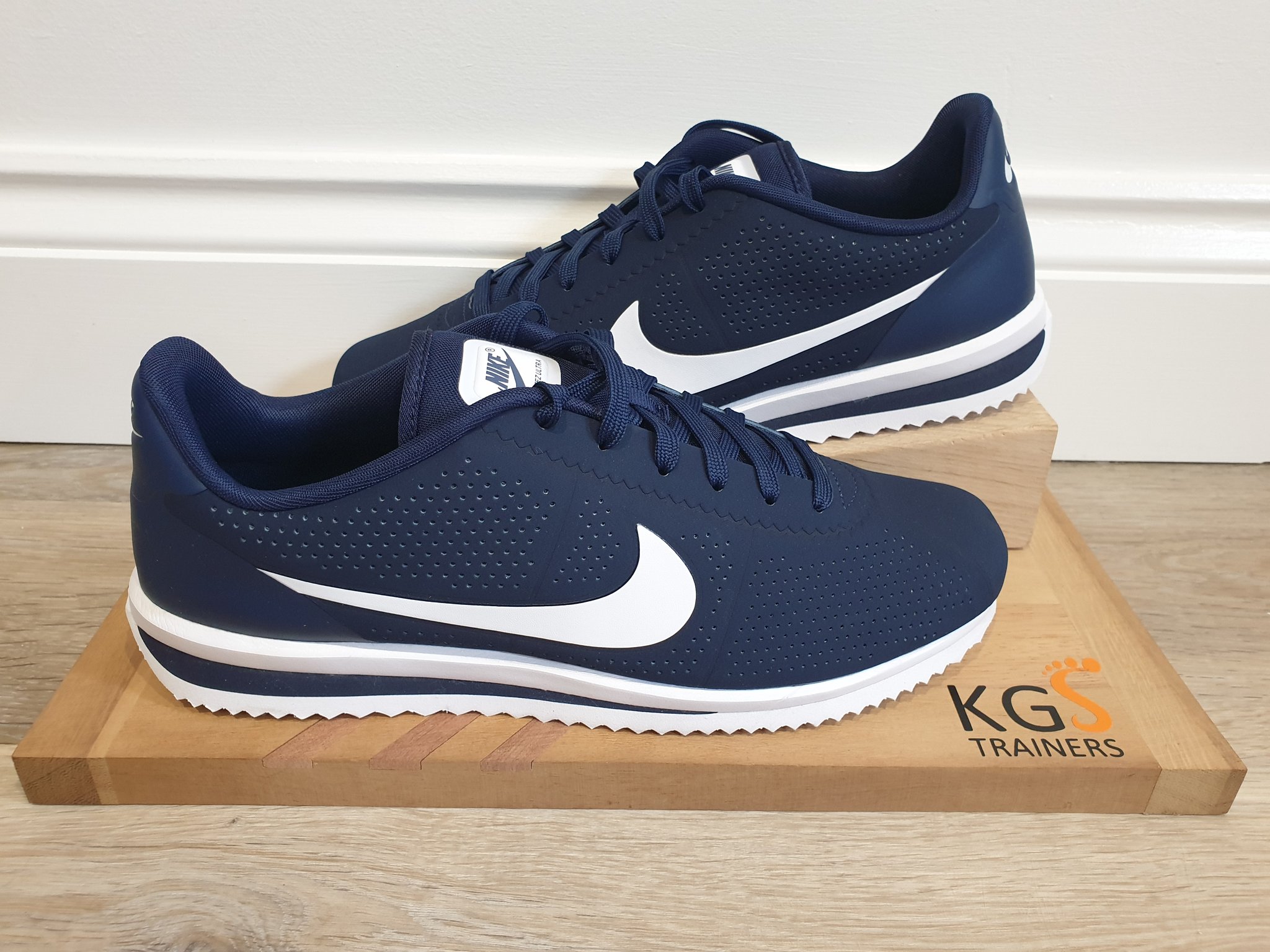 Twee graden Duplicatie Vooraf KGS Trainers on Twitter: "Nike cortez ultra moire Size 10 UK only BNIB. £65  delivered. DM to purchase #nike #cortez #moire #trainers #sneakers #size10  https://t.co/74vRu0rndI" / Twitter