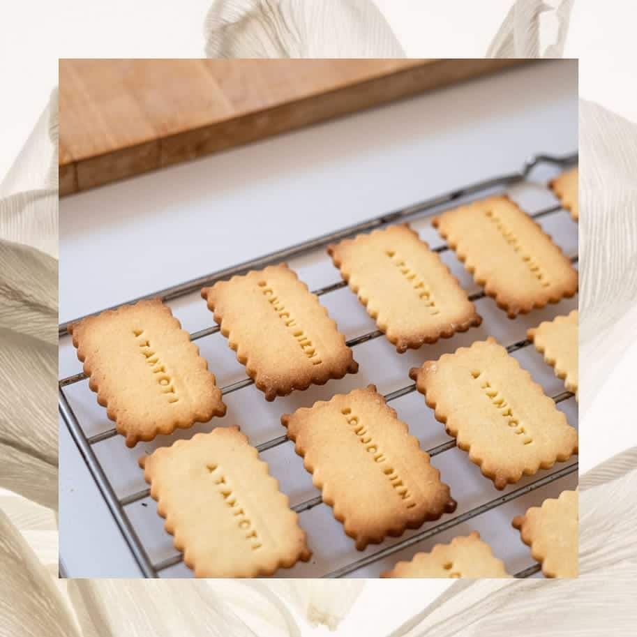 BiscuitsEmy's tweet photo. Merci à l'agence de communication Rouennaise #boujoubien de nos avoir fait confiance pour leur cadeaux clients 🥰
👉 Par ici pour retrouver nos biscuits pro : https://t.co/JEwGWovmjx
#normandie #biscuitspersonnalisés #cadeauclient #idéecadeau #craquant #pourtoi #communication https://t.co/mZUMv0WvXW