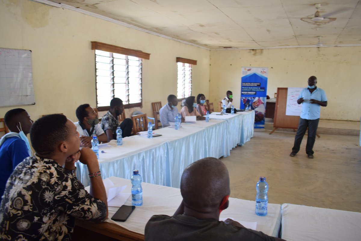 KECOSCE's tweet photo. Ongoing Tana youth leaders training on peace building to enhance youth .participation and mobilization in preventing Violent Extremism at Caritas Hall- Garsen.
@Mensenmissie @Phyllis_Muema @LumbasiMaxwell @otoidamian @oscar_jak @Josethoughtist 
#YouthLeadersCounteringVE https://t.co/LbXChTwEwA