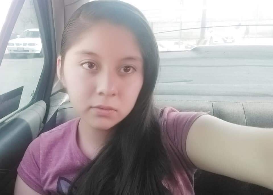 CuidateMorra's tweet photo. ⚠️ ¡ATENCIÓN, MORRAS! ⚠️
Hay que darle máxima difusión a estas imágenes. Raptaron a una niña de 14 años y se la llevaron a bordo del carro que está en la imagen en Tecámac.

¡Las niñas no se tocan! 

Entre nosotras nos cuidamos👊💜 https://t.co/phdGZ6GvWt