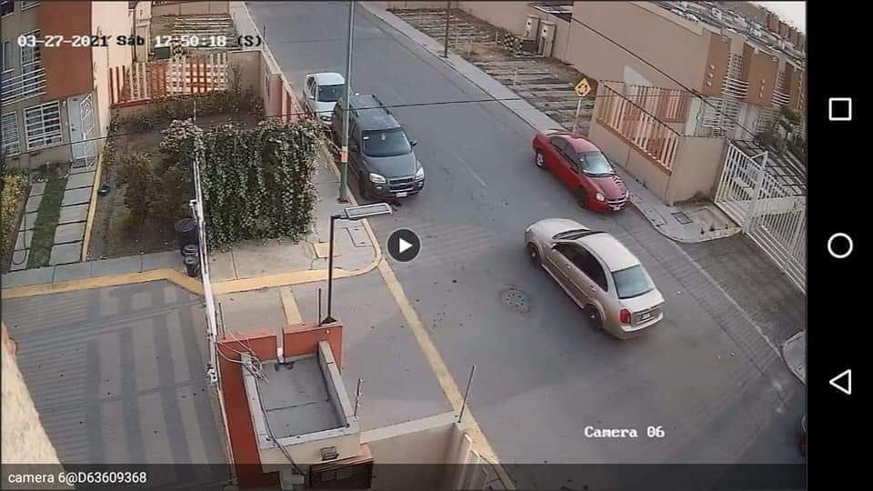 CuidateMorra's tweet photo. ⚠️ ¡ATENCIÓN, MORRAS! ⚠️
Hay que darle máxima difusión a estas imágenes. Raptaron a una niña de 14 años y se la llevaron a bordo del carro que está en la imagen en Tecámac.

¡Las niñas no se tocan! 

Entre nosotras nos cuidamos👊💜 https://t.co/phdGZ6GvWt