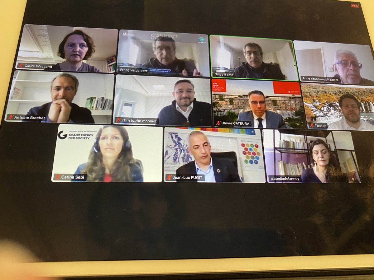 claire_waysand's tweet photo. Heureuse dâouvrir ce matin un #EngiePeopleLab en RhĂŽne-Alpes sur la #Qualitedelair
TrĂšs beau panel pour lancer un travail dâintelligence collective pour trouver des solutions concrĂštes
đ Ă âŠGilles BĆuf, Isabelle Delannoy, âŠ@Jean_LucFUGITâ© et Ă tous nos partenaires https://t.co/EoYI1rzSBH