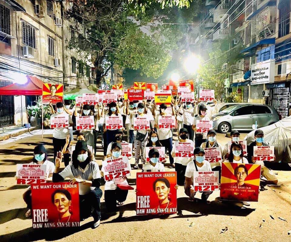 Mint63534681's tweet photo. Dawn strike against military dictatorship in KyunTaw street, Sanchaung, Yangon.

#WhatsHappeningInMyanmar  
#Mar30Coup https://t.co/4g4rlIODhh