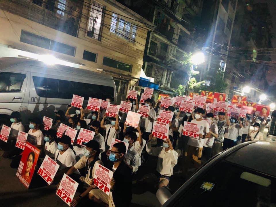 Mint63534681's tweet photo. Dawn strike against military dictatorship in KyunTaw street, Sanchaung, Yangon.

#WhatsHappeningInMyanmar  
#Mar30Coup https://t.co/4g4rlIODhh