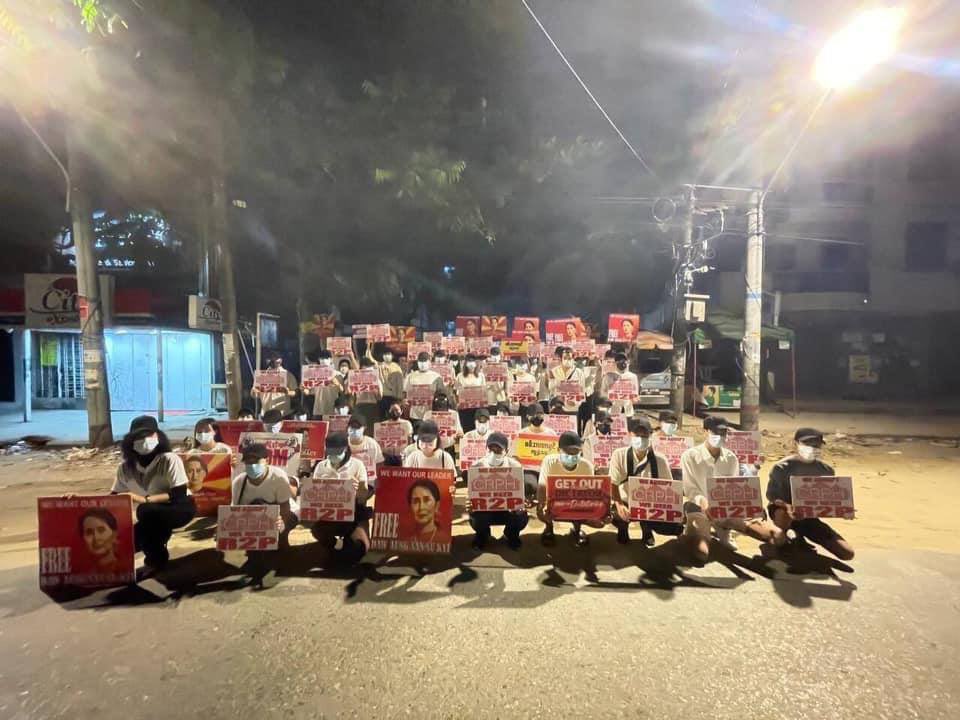 Mint63534681's tweet photo. Dawn strike against military dictatorship in KyunTaw street, Sanchaung, Yangon.

#WhatsHappeningInMyanmar  
#Mar30Coup https://t.co/4g4rlIODhh