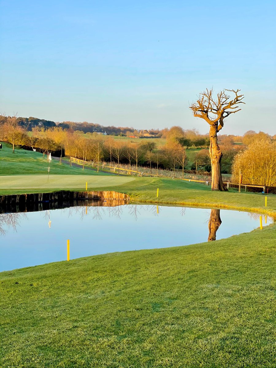 LeedsGolfCentre's tweet photo. We're ready for another busy day welcoming back all of our golfers. What a beautiful day ahead π
#golfcoursegoals #golfcourse #leedsgolfcentre #golf #welcomeback #golfisback https://t.co/BtI4hsZ9uE