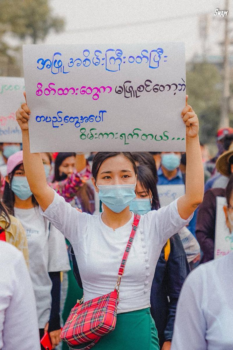 Mint63534681's tweet photo. Educational Strike in #Mandalay , they’re doing every possible ways to strongly condemn inhuman terrorists group by joining CDM &amp; striking daily. 

#Mar30Coup 
#WhatsHappeningInMyanmar https://t.co/LfyYsNFZXU