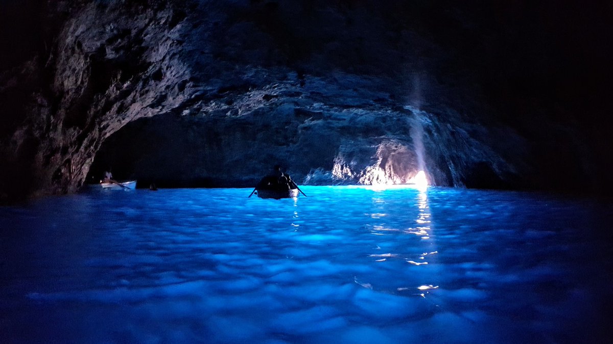 Gamanachannel's tweet photo. This week's #Top4Outside 4 #Top4Theme all come from 🇮🇹
↖️Pigeon breeding cage in the underground city of Orvieto
↗️Blue Grotto, Capri
↙️St.Peter's Basilica, Vatican
↘️Basilica Papale di Santa Maria Maggiore
@CharlesMcCool @Touchse @perthtravelers @Giselleinmotion
#Travel #Italy https://t.co/0dp6CT4RQg