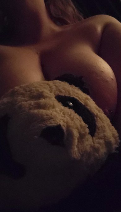 Cuddly https://t.co/T6pTCtYt9f<a href="/tag/redhead"class="tags"><span>#redhead</span></a><a href="/tag/curvesfordays"class="tags"><span>#curvesfordays</span></a><a href="/tag/paypigs"class="tags"><span>#paypigs</span></a><a href="/tag/bigtiddies%20"class="tags"><span>#bigtiddies </span></a>