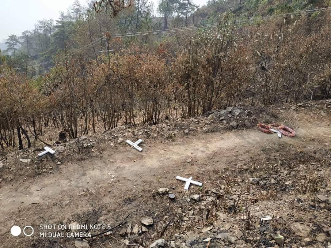 zayerlynn's tweet photo. Military junta terrorists destroyed some of the Tombs in the city cemetery of Falam, Chin Statse. This is totally an unacceptable act.
Source:@media_chin
ABOMINABLE CRUELTY 
#Mar30Coup
#WhatsHappeningInMyanmar https://t.co/ZrAO2eZqvc