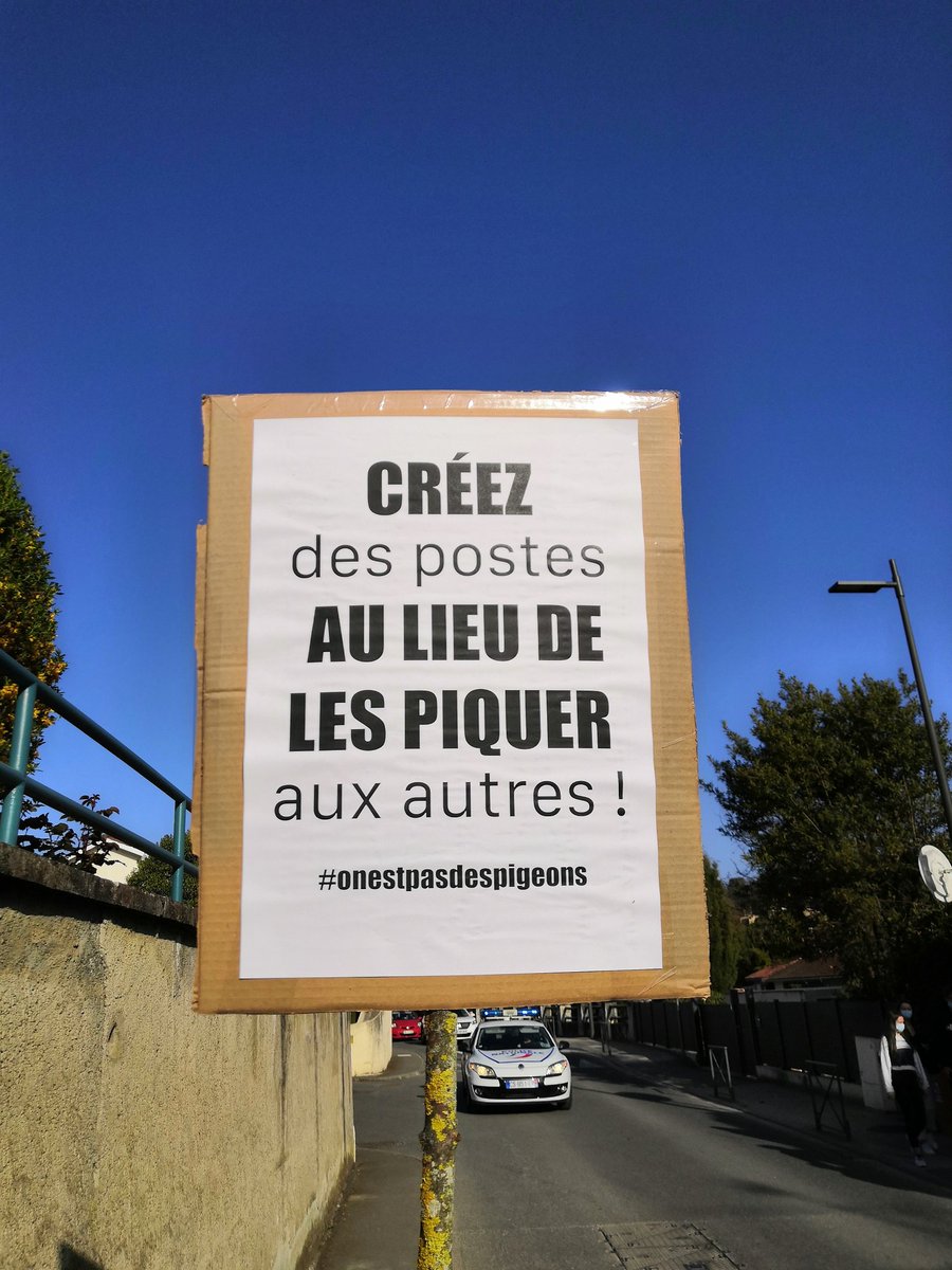 st3phaniemella's tweet photo. #braderie #éducationnationale https://t.co/biH5HbUKYt