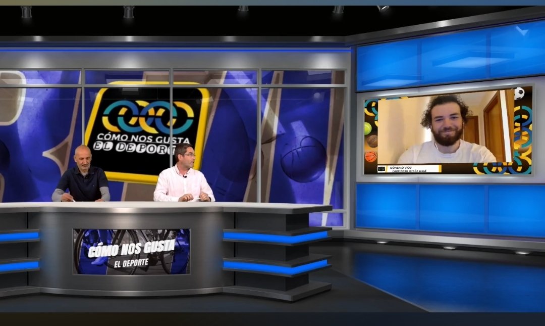 CNGEDtv's tweet photo. Si te perdiste ayer nuestro #Programa49 de #CómoNoGustaElDeporte con Gonzalo Viou,
@gonvinu campeón de 🇪🇸 esquí y Daniel Mérida
@Mridatenis1 no te preocupes que puedes volver a verlo aquí 👉🏽https://t.co/A8F5aBw2Gb
🎙️@Pa_Alonso @Mangelfernato y Goyo Ybort @KyKClub https://t.co/TsWQdJK3PG