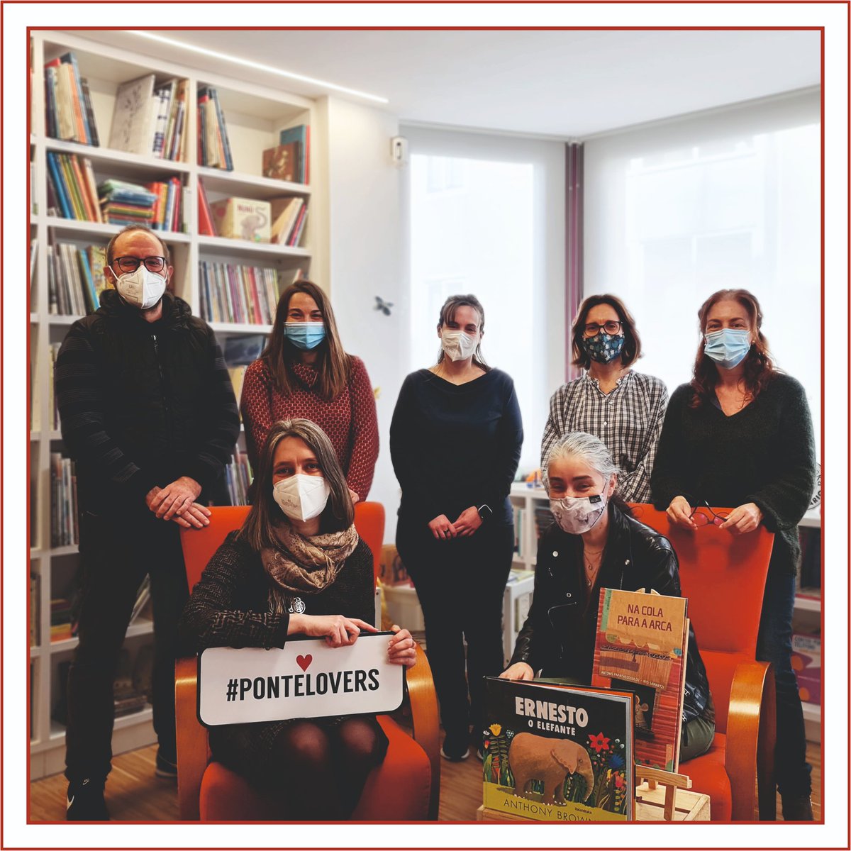 LoversPonte's tweet photo. Esta semana celébrase o día internacional do libro infantil e xuvenil e traémosvos ao equipo de KALANDRAKA, 👋 a editorial de libros que leva máis de 20 anos facendo soñar a péquelos, 🤗 cun traballo moi coidado e unha selección extraordinaria. 🥰 
#PonteLovers ❤! https://t.co/B1kobgbcaP