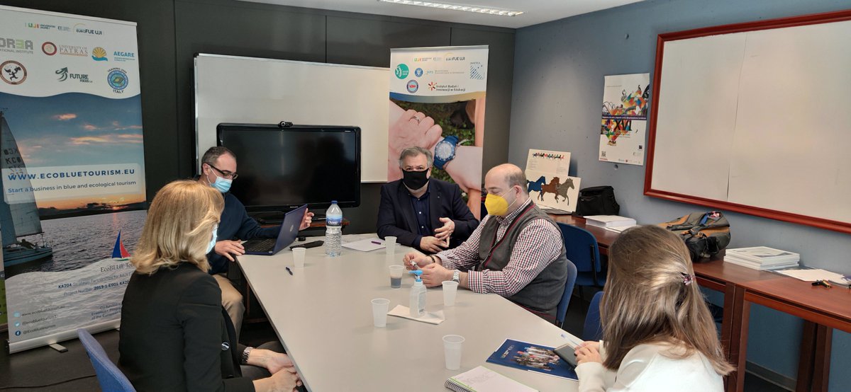 EuroFUE_UJI's tweet photo. Recién publicado el nuevo programa @EUErasmusPlus, nos reunimos con nuestros socios #INNETICA con ideas muy interesantes sobre la mesa👏🇪🇺 https://t.co/NdfBu9VyWW