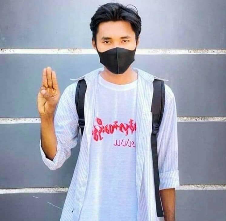 nslwin's tweet photo. Zayar Lin, an employee of Hayman Microfinance Bank in Bago, was shot dead by Terrorists (#Myanmar security forces) near Sein Thar Liaung Pagoda.

His colleague, a woman, was abducted. 

#WhatsHappeningInMyanmar #MilkTeaAlliance #Mar30Coup #AntiFascistRevolution2021 https://t.co/2xRA7YVpCx