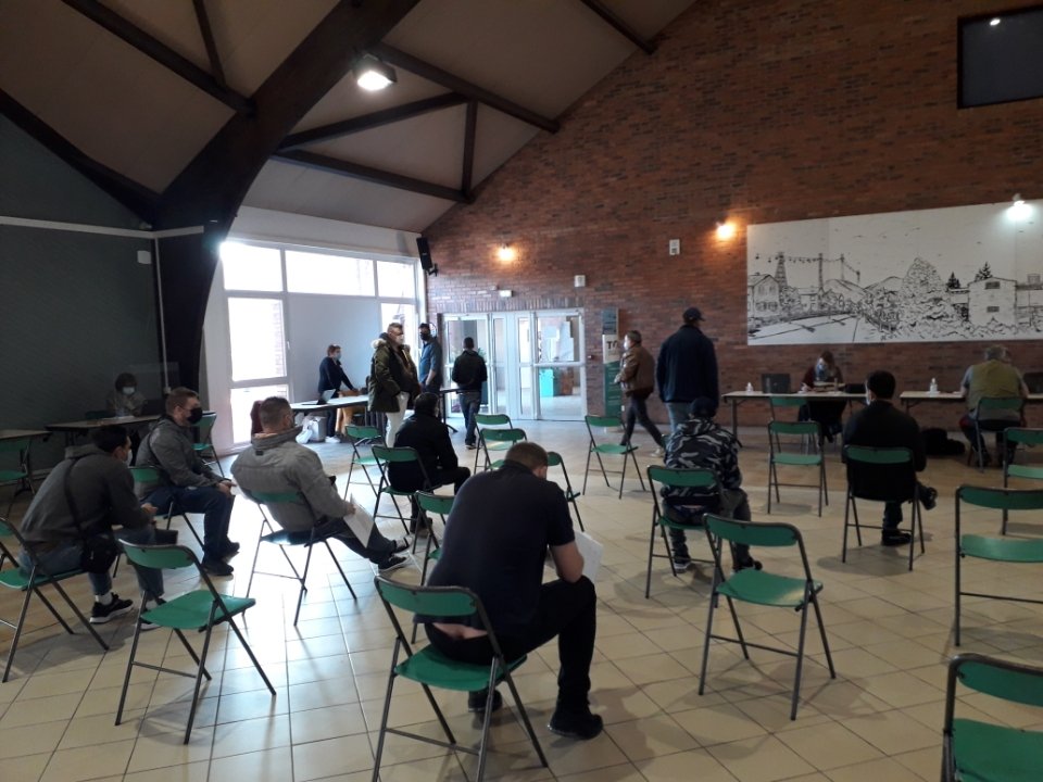 C_Bailleul62's tweet photo. Recrutement d'ouvriers du bâtiment pour le Geiq et Sogebat ce jour à Libercourt pour les chantiers de rénovation du Bassin minier. Les agences Pôle emploi de Carvin et Henin mobilisés pour #ERBM.
@poleemploi_HDF
@FFBatiment
@sogebat https://t.co/R6rDQfKPrV