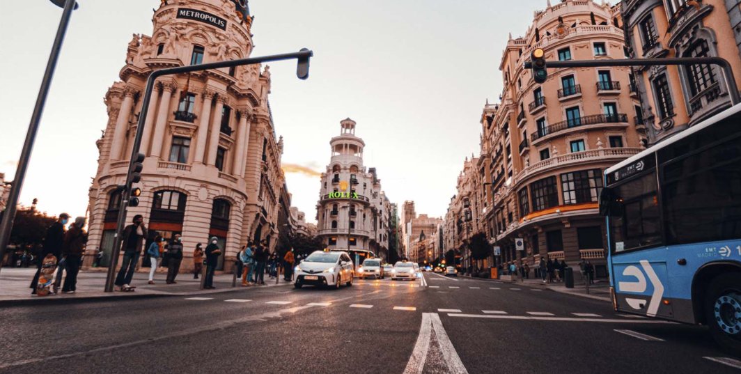 ISGLOBALorg's tweet photo. ⚖️ El estudio analiza si la mala #PlanificaciónUrbana tiene más impactos en los barrios más desfavorecidos:

📍En Barcelona ➡ mayor mortalidad en las zonas con niveles socioeconómicos más bajos.

📍En Madrid ➡ la carga de mortalidad atribuible varía según la exposición. https://t.co/VC8alC40IV