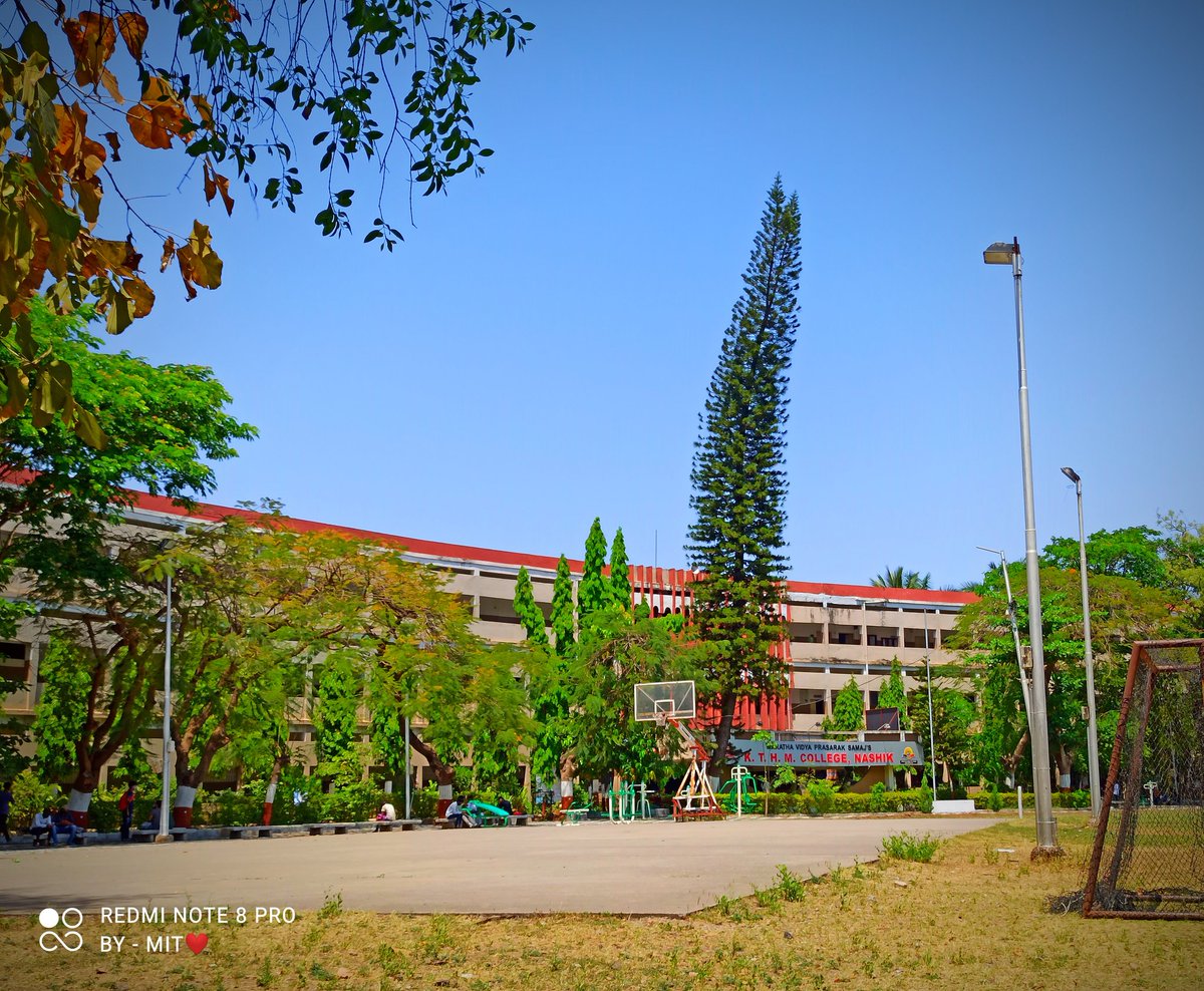 SumitCh67150882's tweet photo. College time..⏩🏢 #Nashik #kthm #2021 https://t.co/fOetLHIdpv