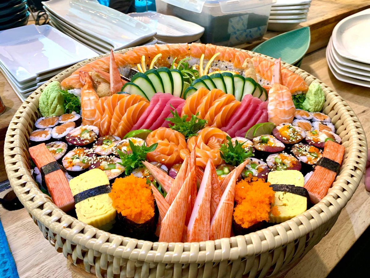 MBsushicafe's tweet photo. เคยเจอที่ไหนมั้ยล่ะ กับ #ขันโตกซูชิ
เอ็มบีซูชิ จัดเต็มจัดหนัก ตามงบลูกค้า♥️
จัดเลี้ยง จัดประชุม จัดเซอร์ไพรส์ ทำได้หมด
โคตรคุ้ม
#เอ็มบีซูชิ #ซูชิของคนโคราช #ไม่มีสาขา
ใครบอกว่ามีสาขา นั่นไม่จริงนะน้องนะ
มีที่ #หัวทะเลโคราช ที่เดียว 
#รีวิวโคราช #รีวิวอีสาน #ซูชิ https://t.co/SGhZHaIl6H