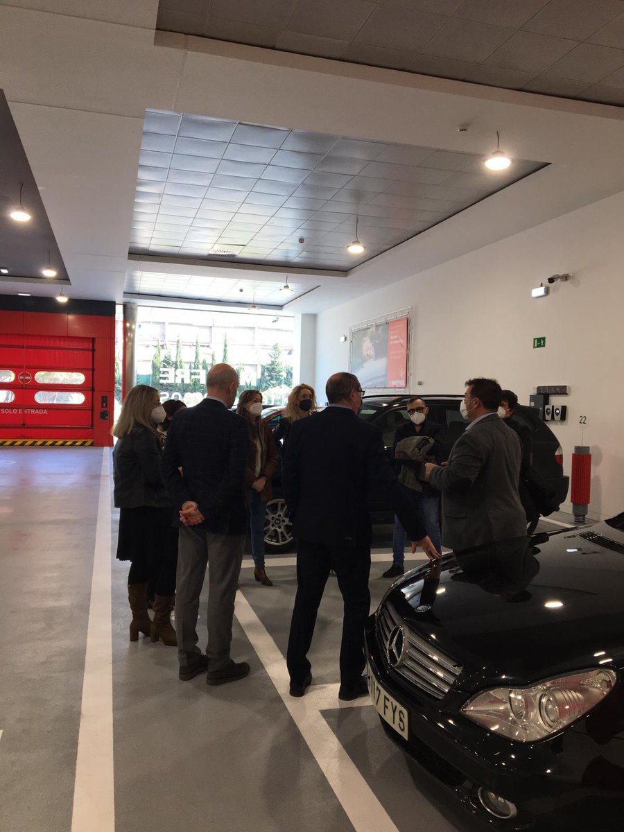 kaliboseguros's tweet photo. La pasada semana estuvimos con @MAPFRE  en el Centro de Servicio del Automóvil en Zaragoza. 

Sus modernas instalaciones destinadas a hacer más fácil la gestión del siniestro del automóvil a nuestros clientes ofrecen una atención muy personalizada. ¡Enhorabuena! 👏 https://t.co/FtKUDUt0YD