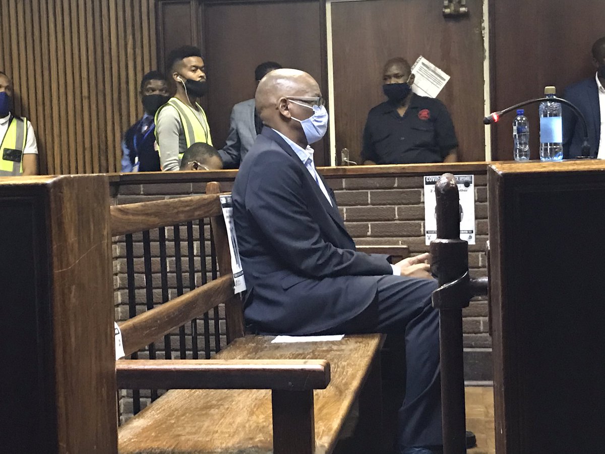 LLunga18's tweet photo. South Africans must learn to isolate and condemn corrupt leaders. They must stop treating them like heroes. It's painful to see over half population of South Africans suffering because of @MYANC corruption and maladministration.
#RemoveAceMagashule
#AncMustStepAside https://t.co/W9zztxD4wU