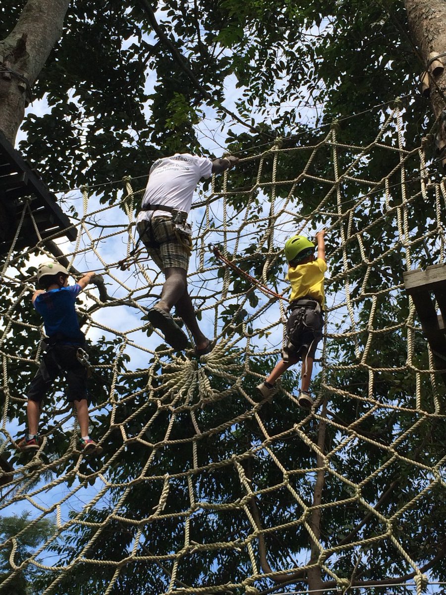 Easter discounts,what a holiday with natural greens surrounding you,sweet fascinating songs of special birds,rare and unique species and a mesmerizing morning sunset!#sseseisland
#familyholidays
#loneexplorerug.
☎️:+256 772 151 904 for bookings