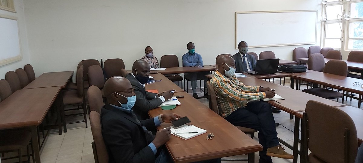 MakCoNAS's tweet photo. #HappeningNow The Department of Chemistry @MakCoNAS meeting #MinistryofScienceTechnology&Innovation to discuss the need and modalities to form a Chemical Society in Uganda for all professionals in the Chemical Sciences https://t.co/JZRnpenh81