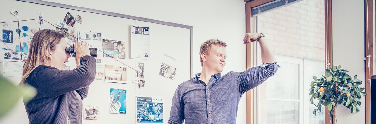 Vahvuus on eri asia kuin osaaminen, vaikka monesti meillä oppimisen ja osaamisen ihmemaassa ei näin mielletä. Mutta kuinka vahvuuksia johdetaan työpaikalla ja mitä hyötyä niistä on liiketoiminnalle ja hyvinvoinnille?

Vastaus:
uef.fi/fi/jatkuva-opp…

<a href="/UEFsmartforgood/">UEF | Jatkuva oppiminen</a> #johtaminen