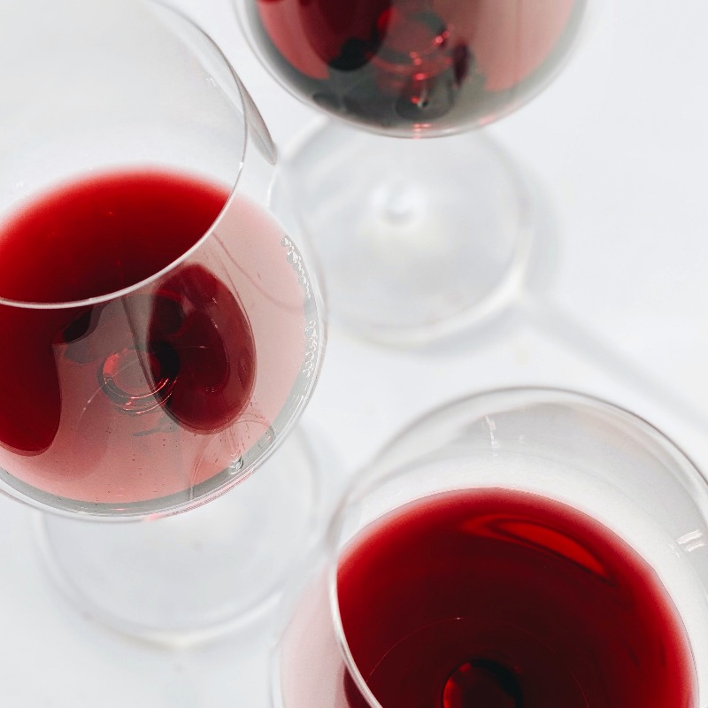 EnomotionWine's tweet photo. Did you know in Dalmatia (south Croatia) the Good Friday tradition is to start the day with a glass of red wine?🍷 What are your Easter traditions? 🐰

#enomotionwineclub #goodfriday #traditions https://t.co/qPSabKuTb0
