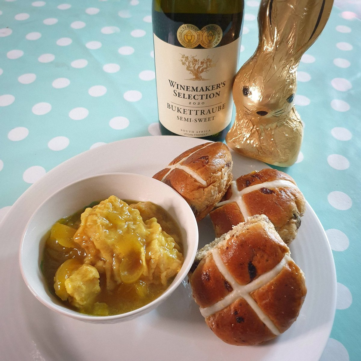 What could be better this Easter than a pairing of Cape Malay Pickled Fish, hotcross buns and our Winemaker's Selection Bukettraube! 

With a good balance between natural sweetness and fresh acidity, this wine is perfect for your Easter weekend basket!