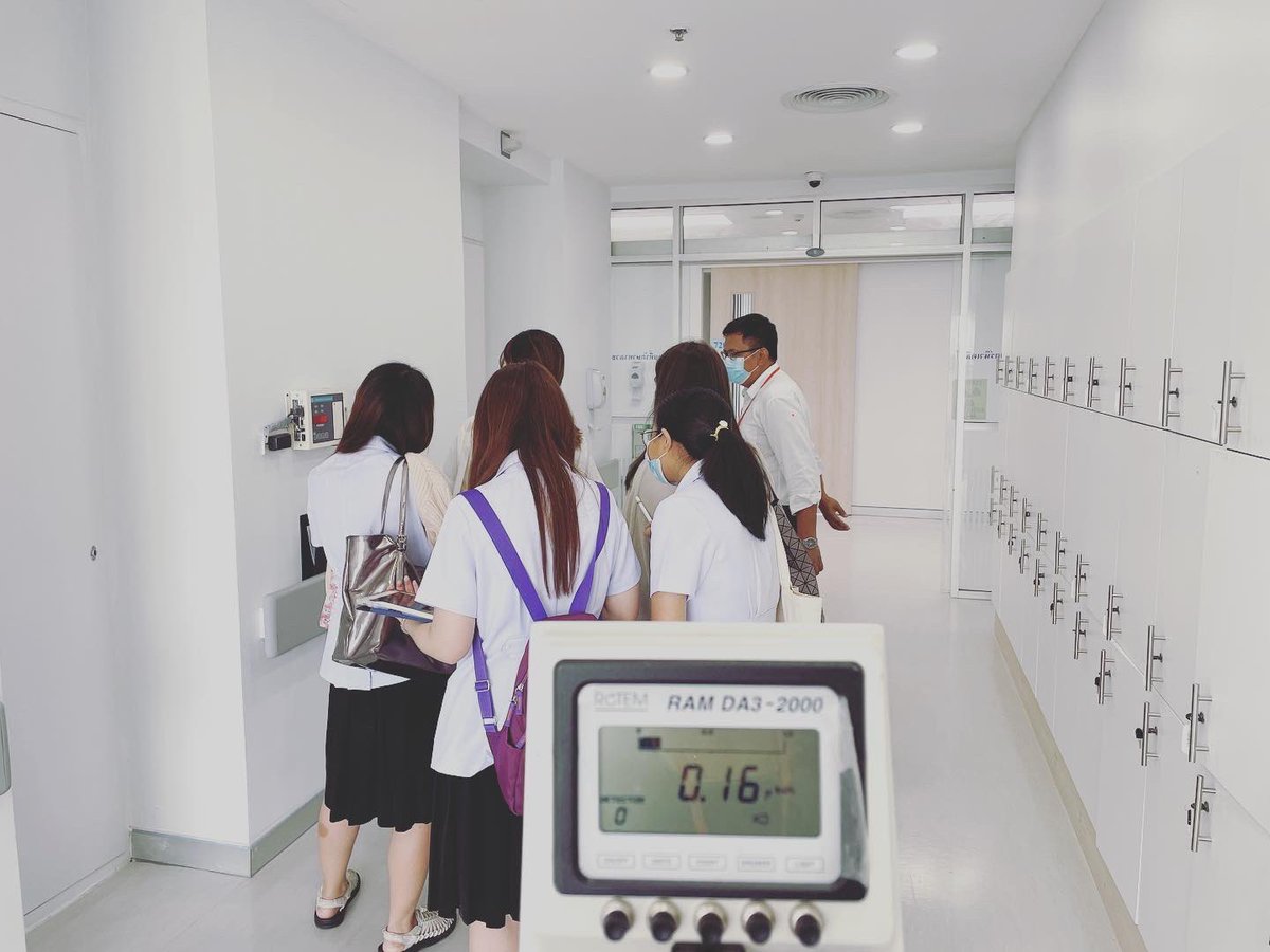 rtpccms's tweet photo. เรียนรังสีเทคนิคไม่อันตรายอย่างที่คิด☢️...สำหรับผู้ปฏิบัติงานกับรังสีจะมีอุปกรณ์และข้อปฏิบัติที่จะทำให้สามารถทำงานกับรังสีได้อย่างมีประสิทธิภาพและปลอดภัยค่ะ😊
#RTPCCMS #PCCMS #รังสีเทคนิคจุฬาภรณ์ #รังสีเทคนิค #dek64 #TCAS64 https://t.co/8iqAaPUD1L
