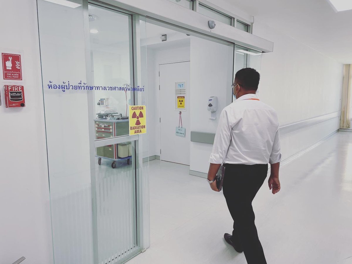 rtpccms's tweet photo. เรียนรังสีเทคนิคไม่อันตรายอย่างที่คิด☢️...สำหรับผู้ปฏิบัติงานกับรังสีจะมีอุปกรณ์และข้อปฏิบัติที่จะทำให้สามารถทำงานกับรังสีได้อย่างมีประสิทธิภาพและปลอดภัยค่ะ😊
#RTPCCMS #PCCMS #รังสีเทคนิคจุฬาภรณ์ #รังสีเทคนิค #dek64 #TCAS64 https://t.co/8iqAaPUD1L