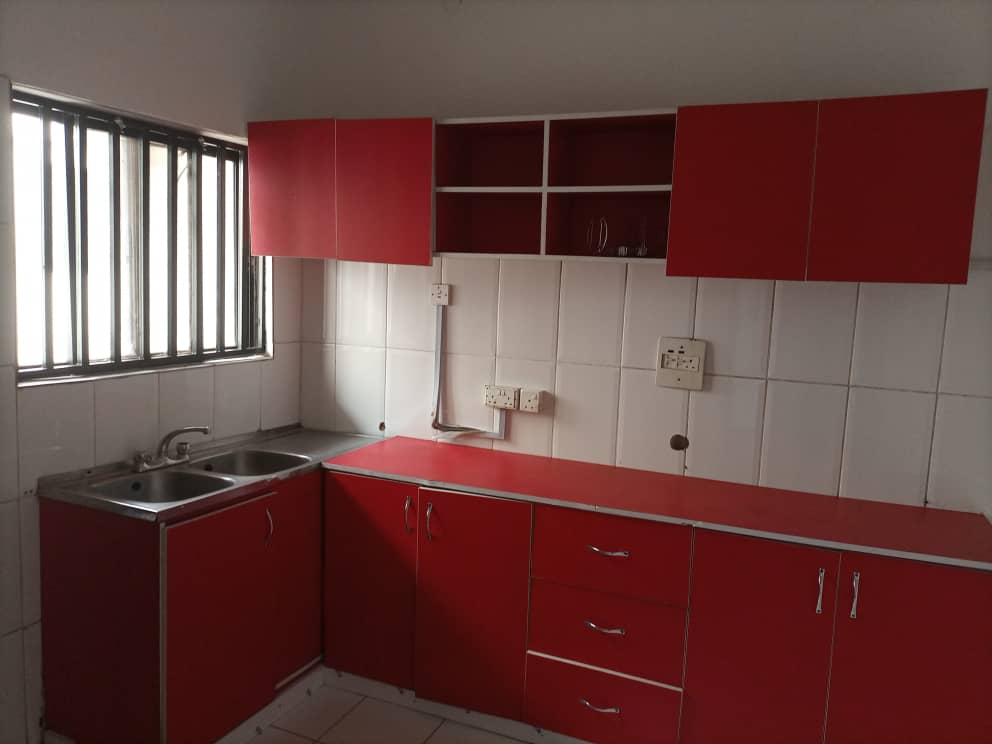 SouthRidgeBiz's tweet photo. To Let

3-bedroom flat (on the 2nd floor)

Location: Wuse II

Rent: ₦2m

Caution Fee: ₦200k

#Rent
#WuseII
#AbujaTwitterCommunity 
#RealEstate https://t.co/0D5HDQ3Gjx