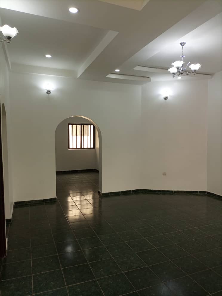 SouthRidgeBiz's tweet photo. To Let

3-bedroom flat (on the 2nd floor)

Location: Wuse II

Rent: ₦2m

Caution Fee: ₦200k

#Rent
#WuseII
#AbujaTwitterCommunity 
#RealEstate https://t.co/0D5HDQ3Gjx