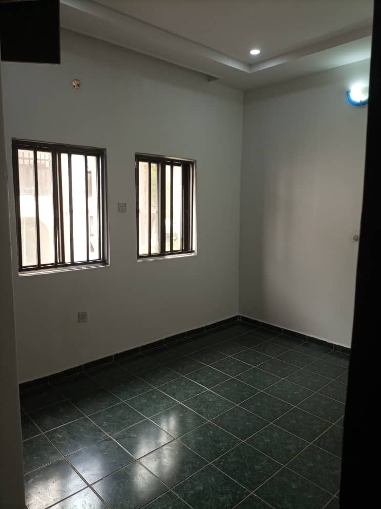 SouthRidgeBiz's tweet photo. To Let

3-bedroom flat (on the 2nd floor)

Location: Wuse II

Rent: ₦2m

Caution Fee: ₦200k

#Rent
#WuseII
#AbujaTwitterCommunity 
#RealEstate https://t.co/0D5HDQ3Gjx