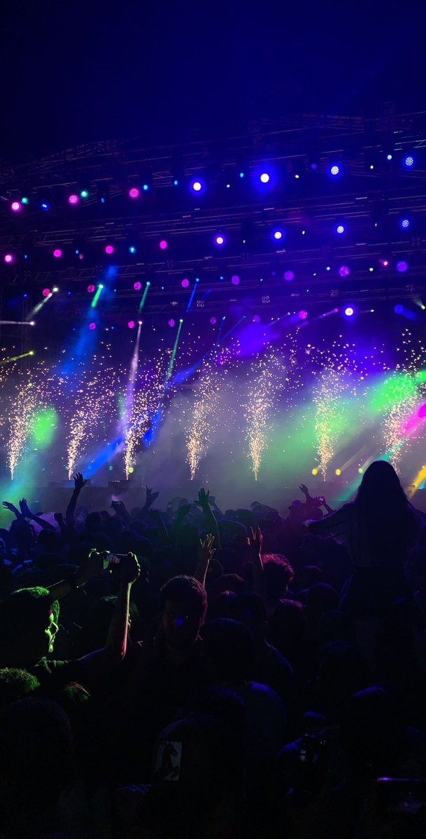 _farahkhaled's tweet photo. I took this photo two years ago at Kygo’s Formula 1 concert. It’s one of the best photos I’ve ever taken, I miss concerts so much. @KygoMusic @BAH_Int_Circuit https://t.co/dmqSXBLYgM