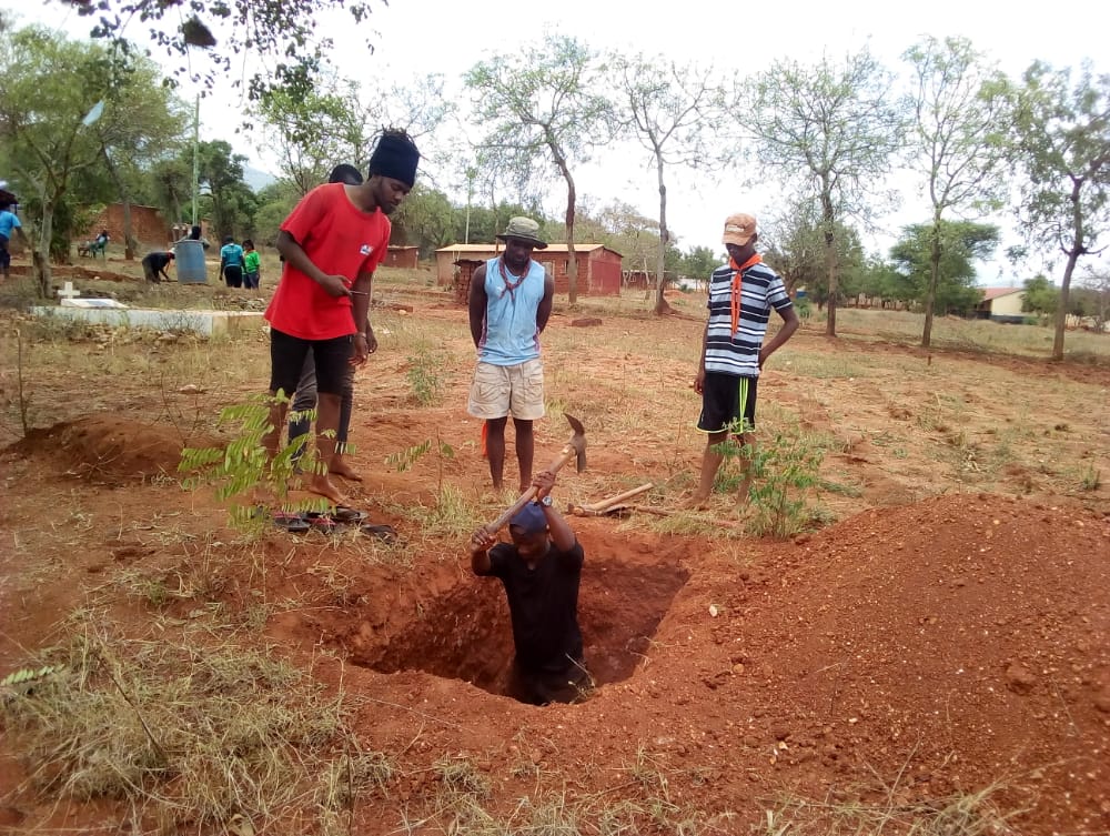 AfricanLuo's tweet photo. Service to man is service to God.
#chanikiwiti Rover  crew. https://t.co/mfhIXKNthc