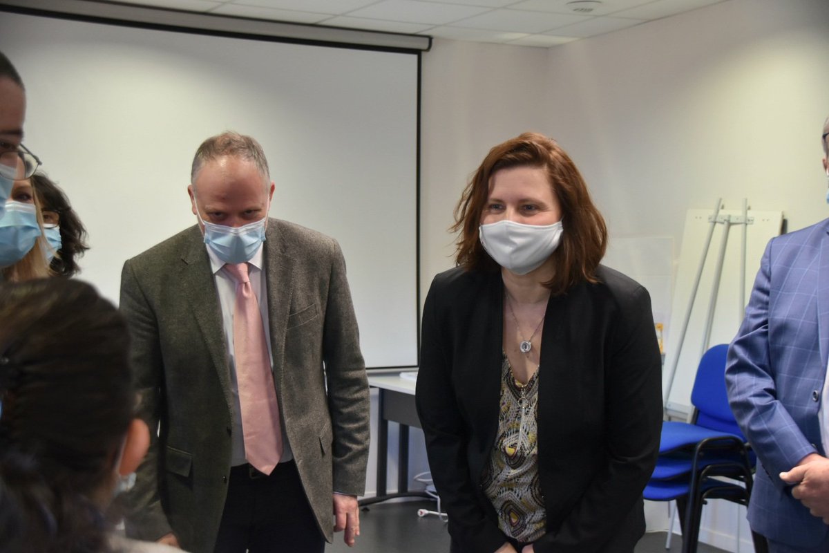 Prefet87's tweet photo. Ce mardi 30 mars, déplacement de Roxana Maracineanu, ministre déléguée chargée des Sports, en #HauteVienne, dans le cadre du plan #FranceRelance.

👉 Première étape de la journée : visite de l'Établissement et service d'aide par le travail (ESAT) La Ribière à #Limoges. https://t.co/z34lN6Vfiv