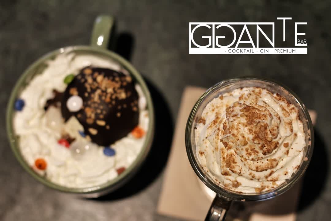 Gigante y buenas compañías, nada más 😉❤️

<a href="/LaVidaEnTapas/">La Vida</a> #alameda #Sevillahoy #TDSGastro #TdsActualidad #GastronomiaSevilla #Seville #Cocktails #cafe #tartas #Lugares #GiganteBar #SameSameButDifferent