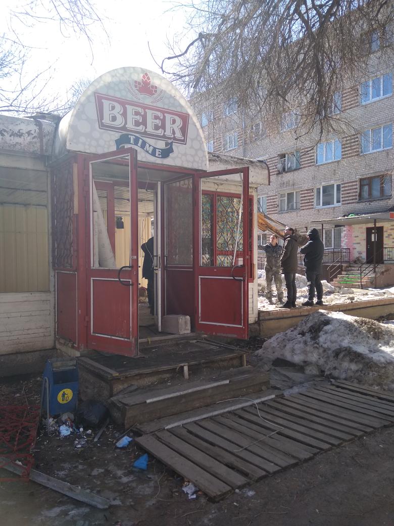 UM_1c_TLT's tweet photo. На территории мкрн 1ц идёт снос пивнушки. Многочисленные обращения жителей и управляющего мкрн привели к результату. https://t.co/6Hvn9Lpzi4