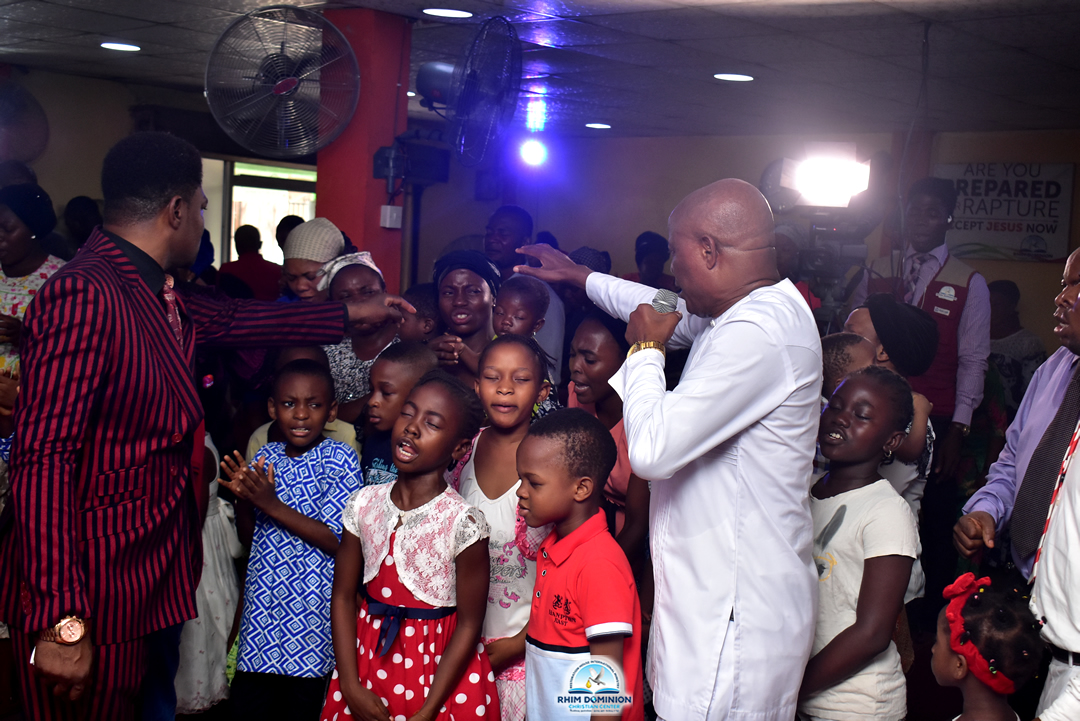 RHIMGlobal's tweet photo. #MomentsFromService #ChurchPhotos
Photo Moments from words of Blessings being released over our Children during the Sunday Special Miracle Service
#DeliveranceFromGloryExchangers
#RHIMGlobal
#RHIMDCC
#SundayService
#MiracleService
#SupernaturalTransformation
#DivineLifting https://t.co/SBFoXPCzU7