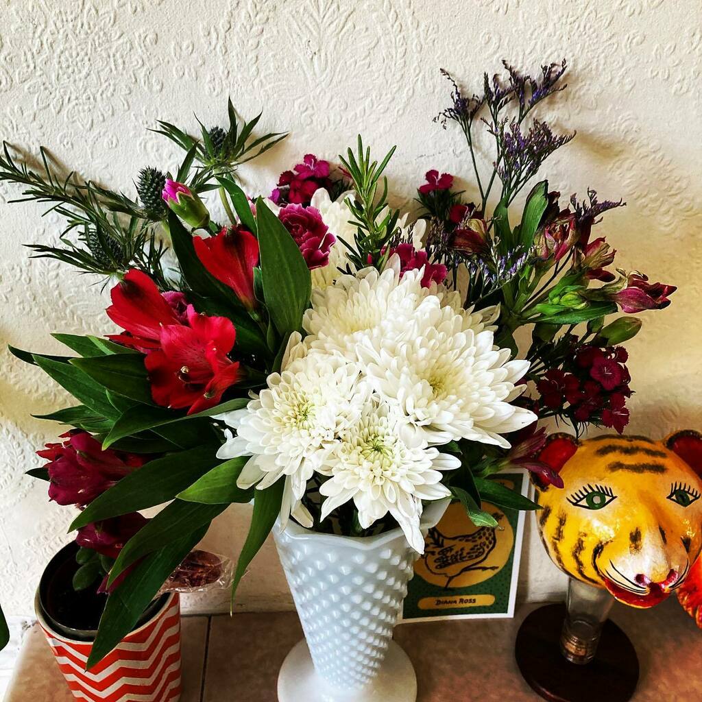 PineyGir's tweet photo. Thank you #pennyandrea for the gorgeous blooms. Can’t wait for the world to see your film Lock &amp; Keys, Water, Trees. It’s a powerful, witty, warm film, such a joy to work with you. Xx #musicsupervisor #musicsupervision #freelancelife #dayjob #lockandkeys… https://t.co/RacAoKSM8P https://t.co/fJAHoTm8IK