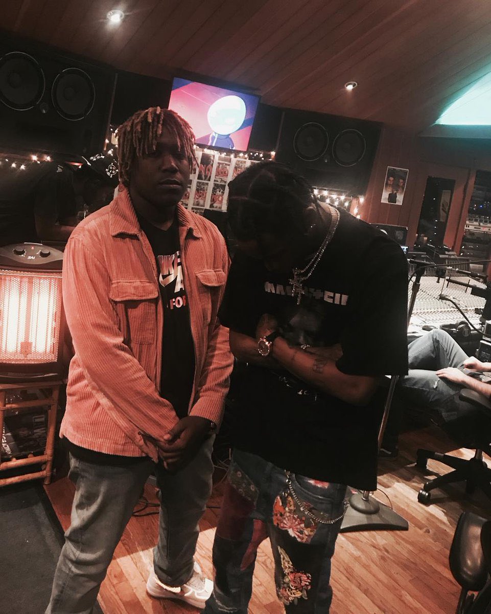 wrld_mag's tweet photo. 🚨TRAVIS SCOTT X DON TOLIVER

Le featuring devrait être présent sur UTOPIA. https://t.co/PjlmuG3SjF