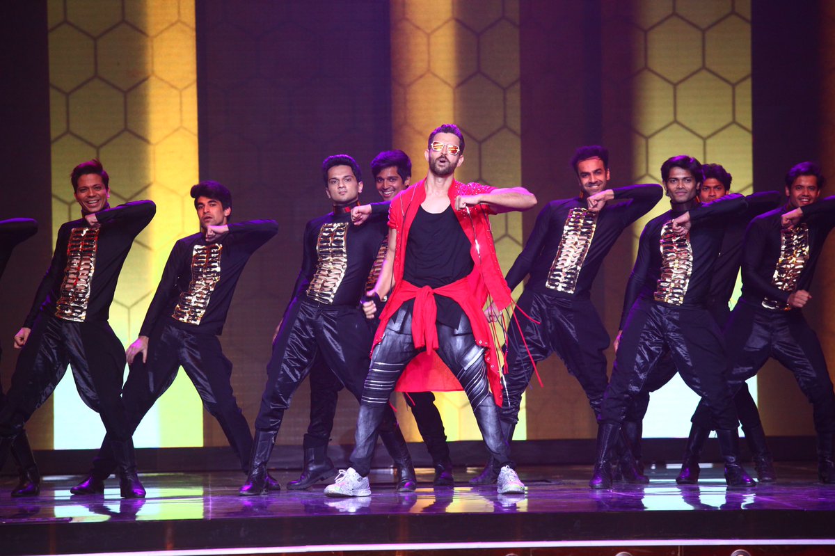iHrithik's tweet photo. I love dancing 🕺🏻 https://t.co/wGx0vPYmwz