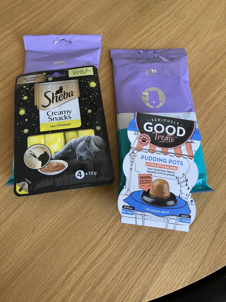 SimonJonesSays's tweet photo. @OliverSoho Supplies! https://t.co/Q7k10jjLr6