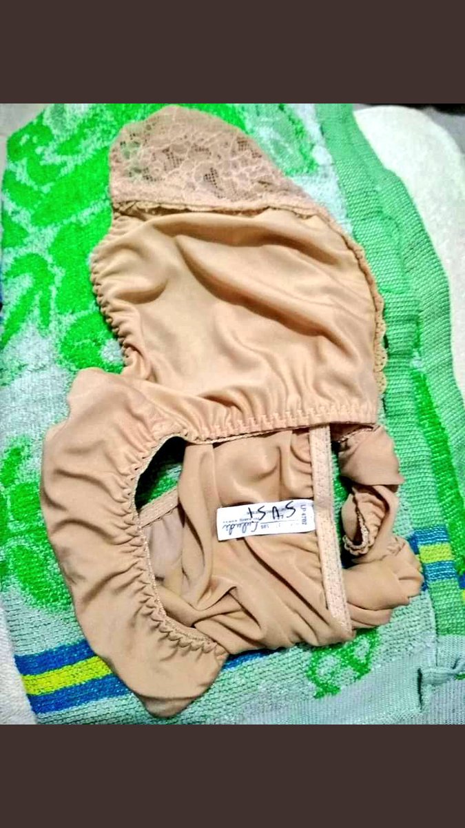 CdrMaya's tweet photo. Bagi cwo yg udah ahli dlm embatin CD, Meskipun 20cd yg diambilnya gak bakalan sipemilik mengetahuinya ini biasanya CD yg diambil langsung dipake semuanya, degn keadan tenang dia akan mengalihkan perhatian sipemilik CD agar dia lupa akan CD CD yg dia rendem, digantung to jemur https://t.co/AgGwnxYw2L