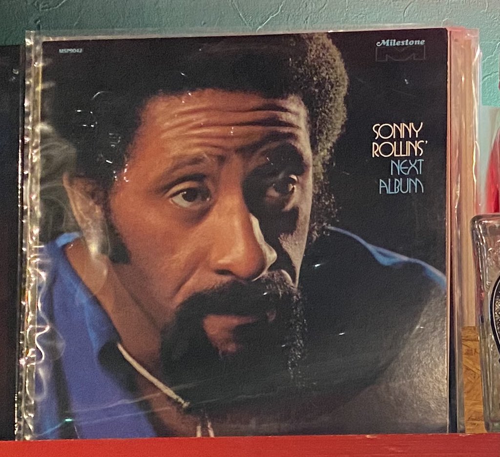 FALCON_NONDRAGS's tweet photo. 今日のレコードは1972年リリース ソニー・ロリンズでNext Album♪
開店。
#レコード #アナログ #12インチ #sonyrollins #modanjazz #barstingray8_4 https://t.co/xkXvjqUNFS
