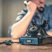 Keskityt työhösi. Haitallinen keskeytys. Uudelleen orientoituminen. 

Keskimäärin uudelleen keskittymiseen menee 23 minuuttia. Tehokasta duunia?!! 

Jos et usko, lue tästä:
ics.uci.edu/~gmark/chi08-m…

Tai tule koulutukseen:
uef.fi/fi/jatkuva-opp…

<a href="/UEFsmartforgood/">UEF | Jatkuva oppiminen</a> #keskittyminen