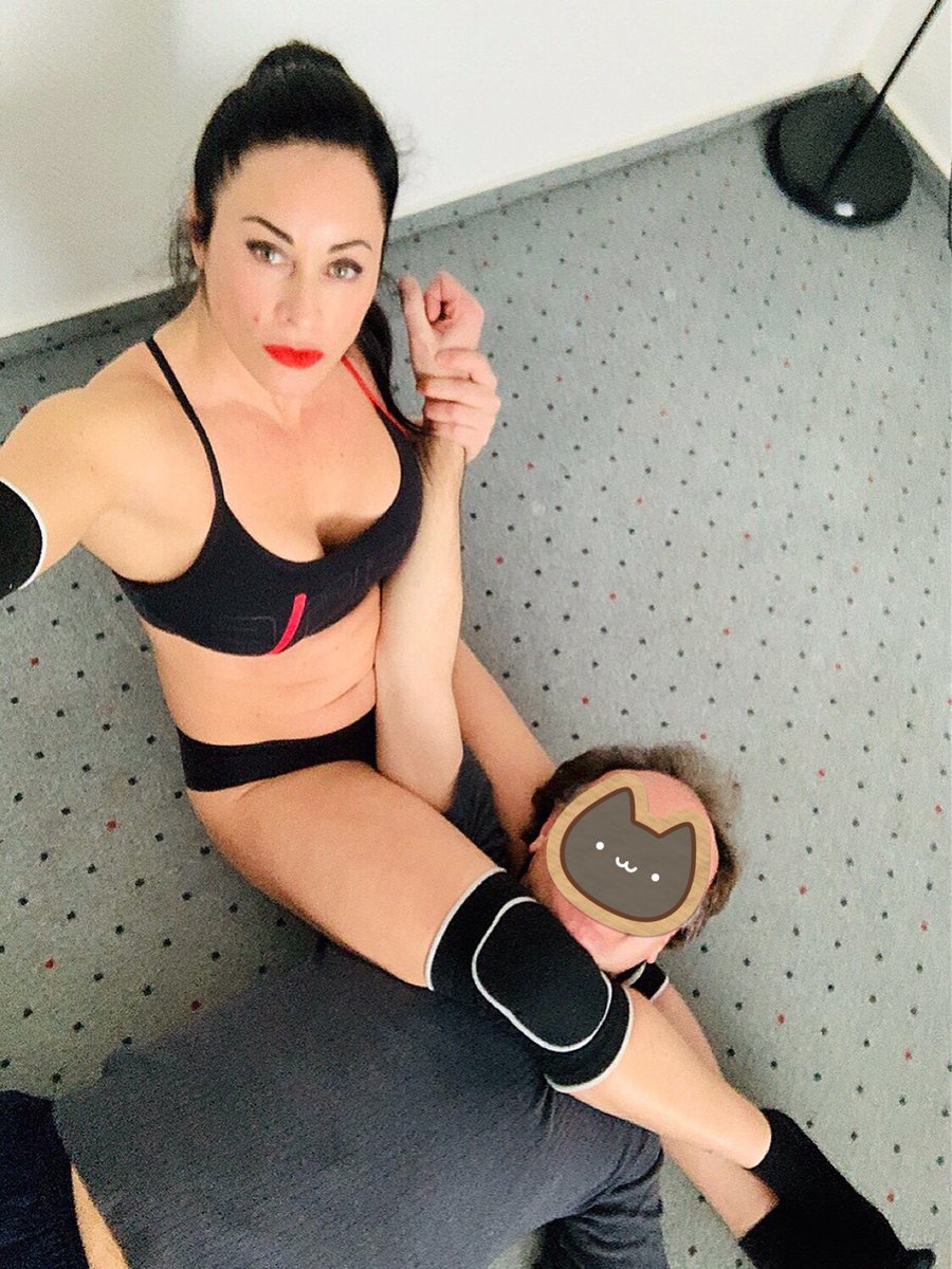Marina_RedStar's tweet photo. 💥Headscissors with Marina RedStar💥For booking а sessions write me in Direct or Whatsapp +79313073737 #headscissors #femalefighters #fightwrestling #greppling #fitdom #womenwithmuscles #femaledomination #wrestlingfantasy #bikinioilwrestling #muscularwomen #malevsfemale https://t.co/XmBjuan1KC