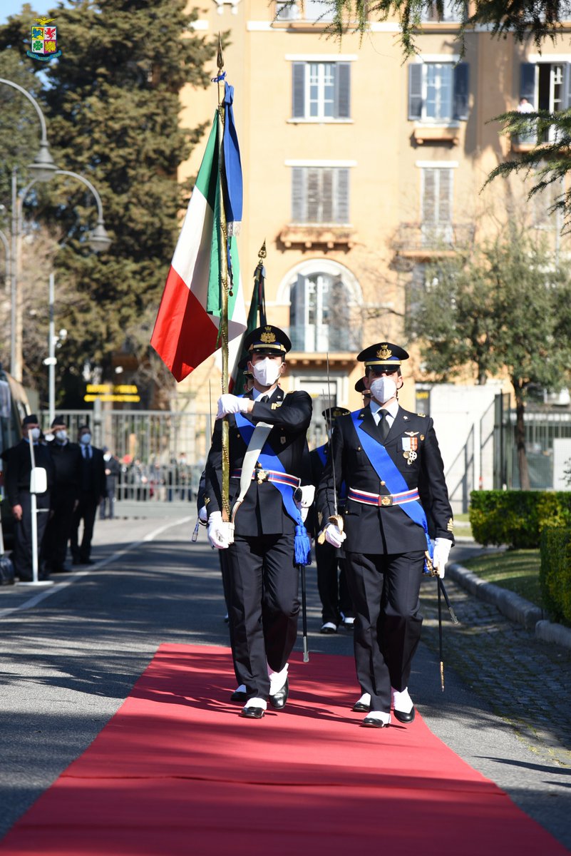 ItalianAirForce's tweet photo. Sulle note dell’#InnoNazionale l'ingresso della Bandiera di Guerra dell’#AeronauticaMilitare, simbolo della #ForzaArmata, nel corso della cerimonia per il #98AM in corso ora a Palazzo Aeronautica.
📽 ➡️ https://t.co/07uwsz6nVJ https://t.co/8gV8pCuYud